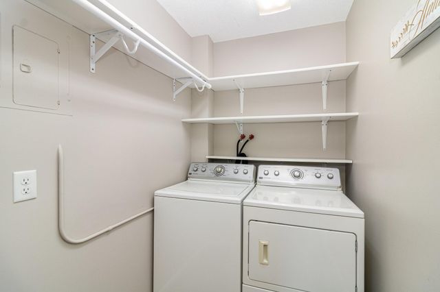 1345 Crestridge Lane 102, Eagan, MN 55123