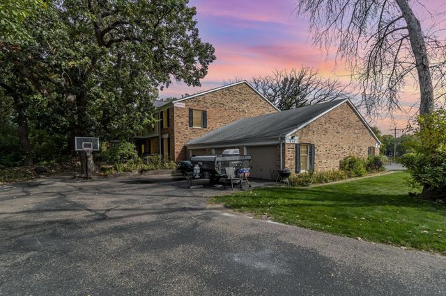 1345 Crestridge Lane 102, Eagan, MN 55123