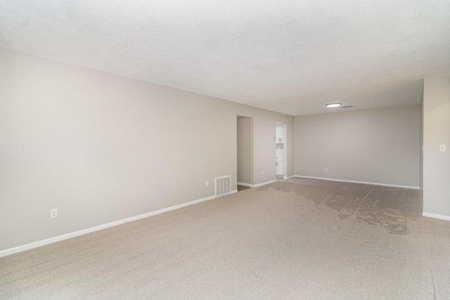 1345 Crestridge Lane 102, Eagan, MN 55123