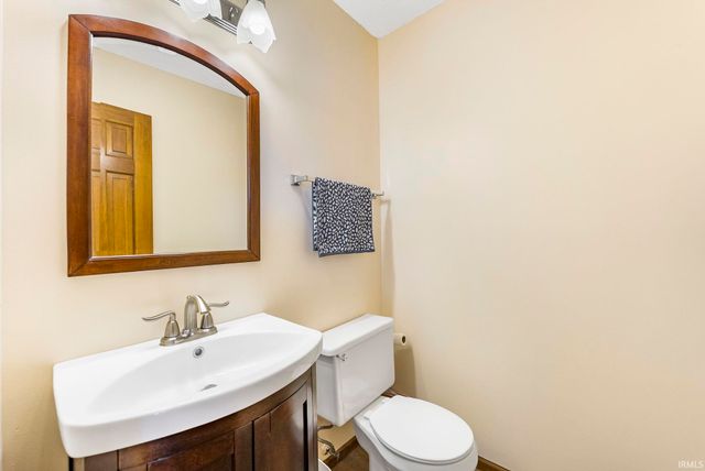 9102 Almond Tree Court, Fort Wayne, IN 46804