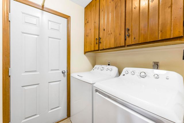 9102 Almond Tree Court, Fort Wayne, IN 46804