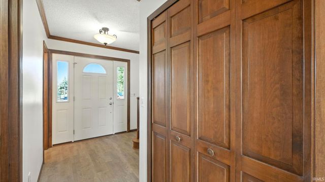 9102 Almond Tree Court, Fort Wayne, IN 46804