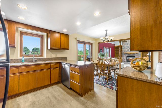 9102 Almond Tree Court, Fort Wayne, IN 46804