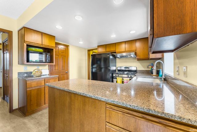 9102 Almond Tree Court, Fort Wayne, IN 46804