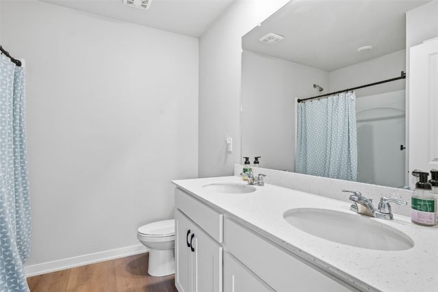 7000 Harlan Eddy Drive SW, Cedar Rapids, IA 52404