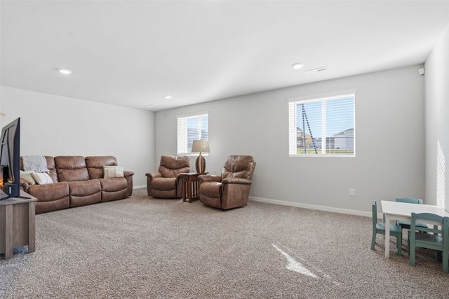 7000 Harlan Eddy Drive SW, Cedar Rapids, IA 52404