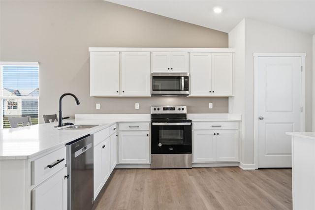 7000 Harlan Eddy Drive SW, Cedar Rapids, IA 52404