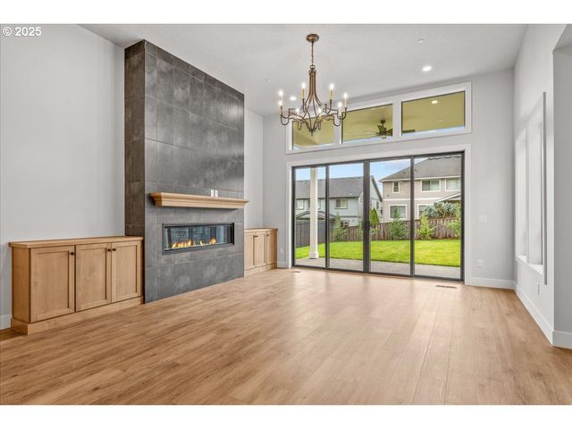 760 N V St, Washougal, WA 98671