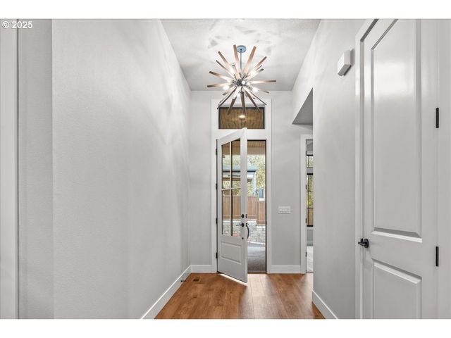 760 N V St, Washougal, WA 98671