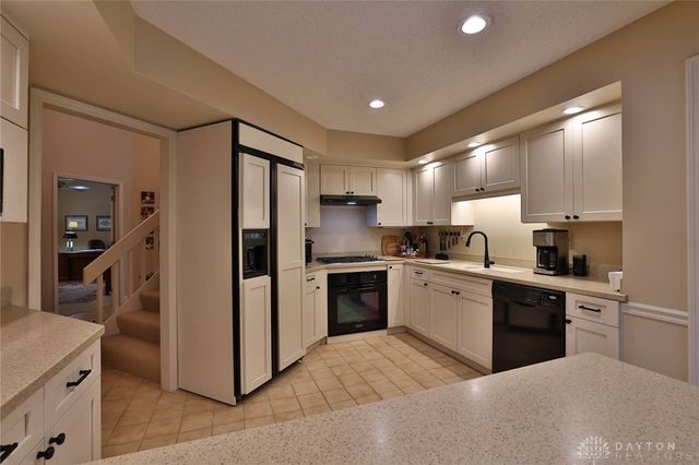 632 Renolda Woods Court, Kettering, OH 45429