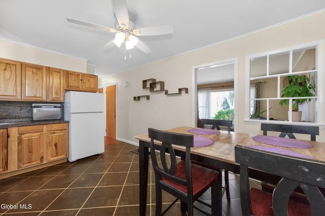 25 Woodbine Avenue, Watervliet, NY 12189