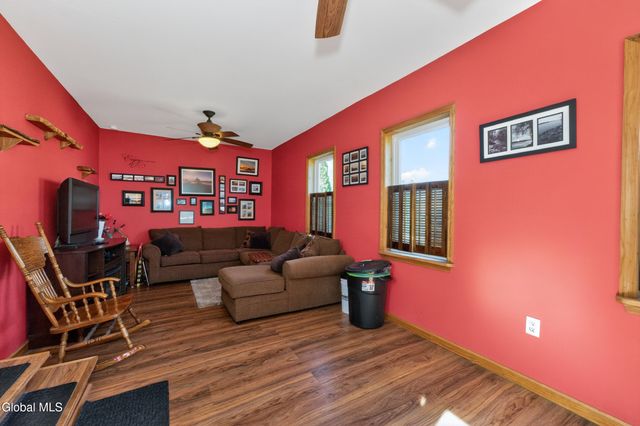25 Woodbine Avenue, Watervliet, NY 12189
