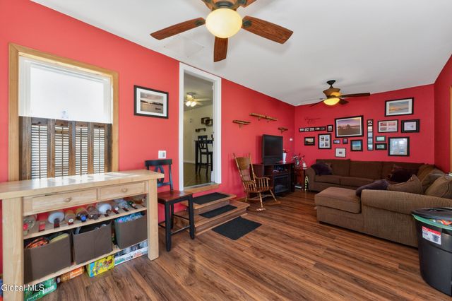 25 Woodbine Avenue, Watervliet, NY 12189