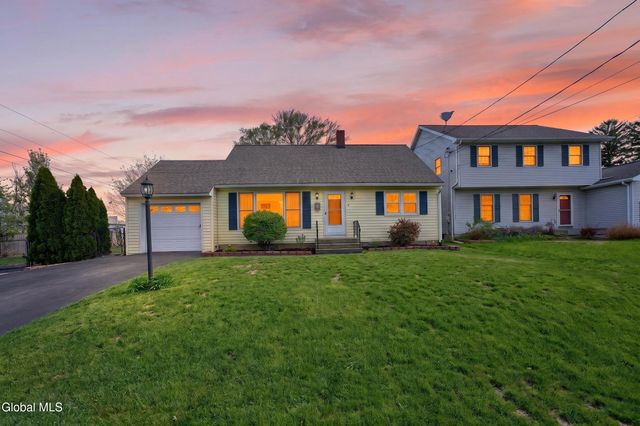 25 Woodbine Avenue, Watervliet, NY 12189