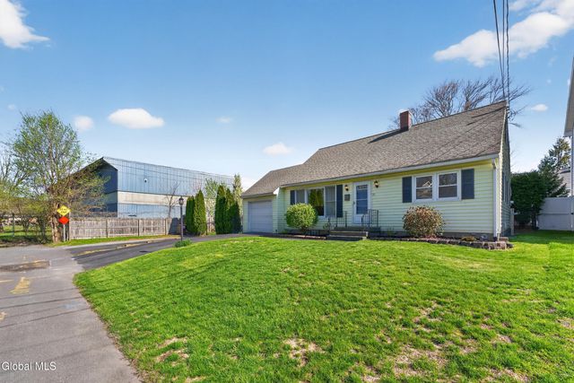 25 Woodbine Avenue, Watervliet, NY 12189