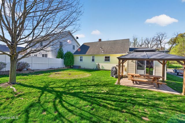25 Woodbine Avenue, Watervliet, NY 12189