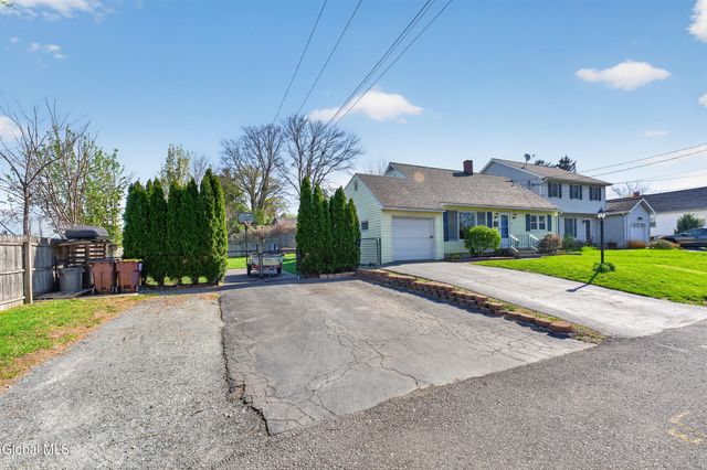 25 Woodbine Avenue, Watervliet, NY 12189