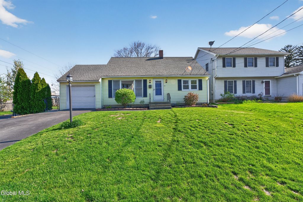 25 Woodbine Avenue, Watervliet, NY 12189