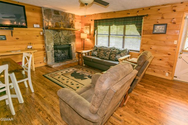 853 Lloyd Huskey Road, Pigeon Forge, TN 37863
