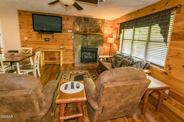 853 Lloyd Huskey Road, Pigeon Forge, TN 37863