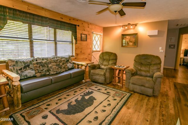 853 Lloyd Huskey Road, Pigeon Forge, TN 37863