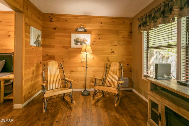 853 Lloyd Huskey Road, Pigeon Forge, TN 37863