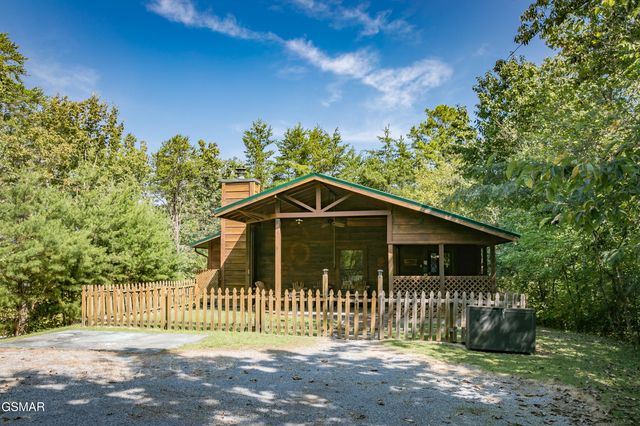853 Lloyd Huskey Road, Pigeon Forge, TN 37863