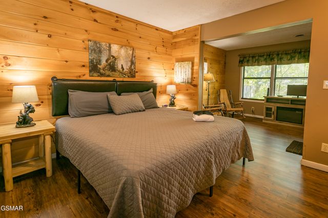 853 Lloyd Huskey Road, Pigeon Forge, TN 37863