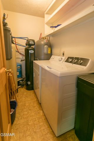 853 Lloyd Huskey Road, Pigeon Forge, TN 37863