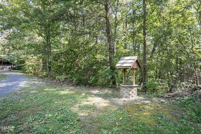 853 Lloyd Huskey Road, Pigeon Forge, TN 37863