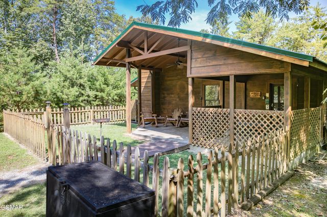 853 Lloyd Huskey Road, Pigeon Forge, TN 37863