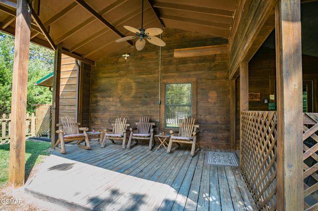 853 Lloyd Huskey Road, Pigeon Forge, TN 37863