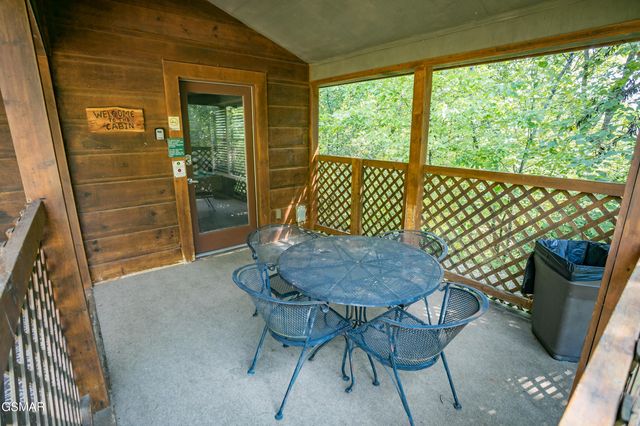 853 Lloyd Huskey Road, Pigeon Forge, TN 37863