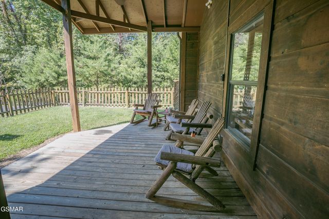 853 Lloyd Huskey Road, Pigeon Forge, TN 37863