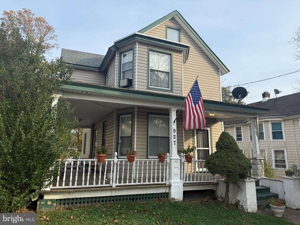 927 BELLEVUE AVE, Penndel, PA 19047