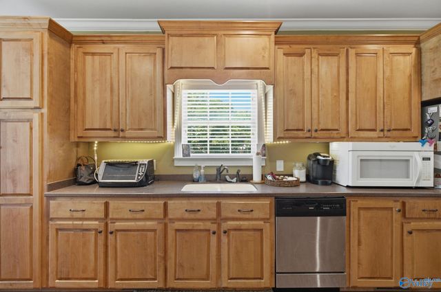 79 Woodbury Lane, Albertville, AL 35951