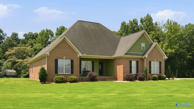 79 Woodbury Lane, Albertville, AL 35951