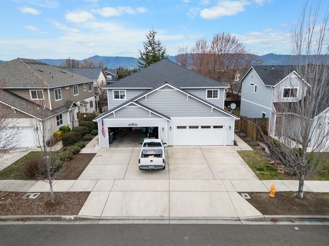 679 Kaitlin Lane, Medford, OR 97501