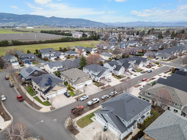 679 Kaitlin Lane, Medford, OR 97501