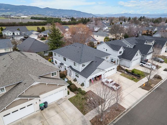 679 Kaitlin Lane, Medford, OR 97501