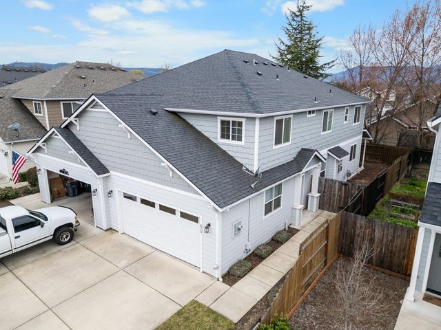 679 Kaitlin Lane, Medford, OR 97501