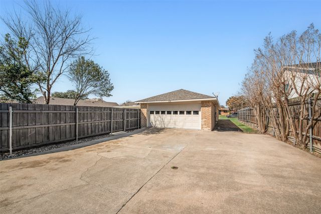 238 Roma Drive, Duncanville, TX 75116