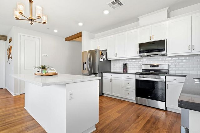 2409 Tulip Dr, Perris, CA 92570