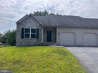 738 SEEM DR, Kutztown, PA 19530