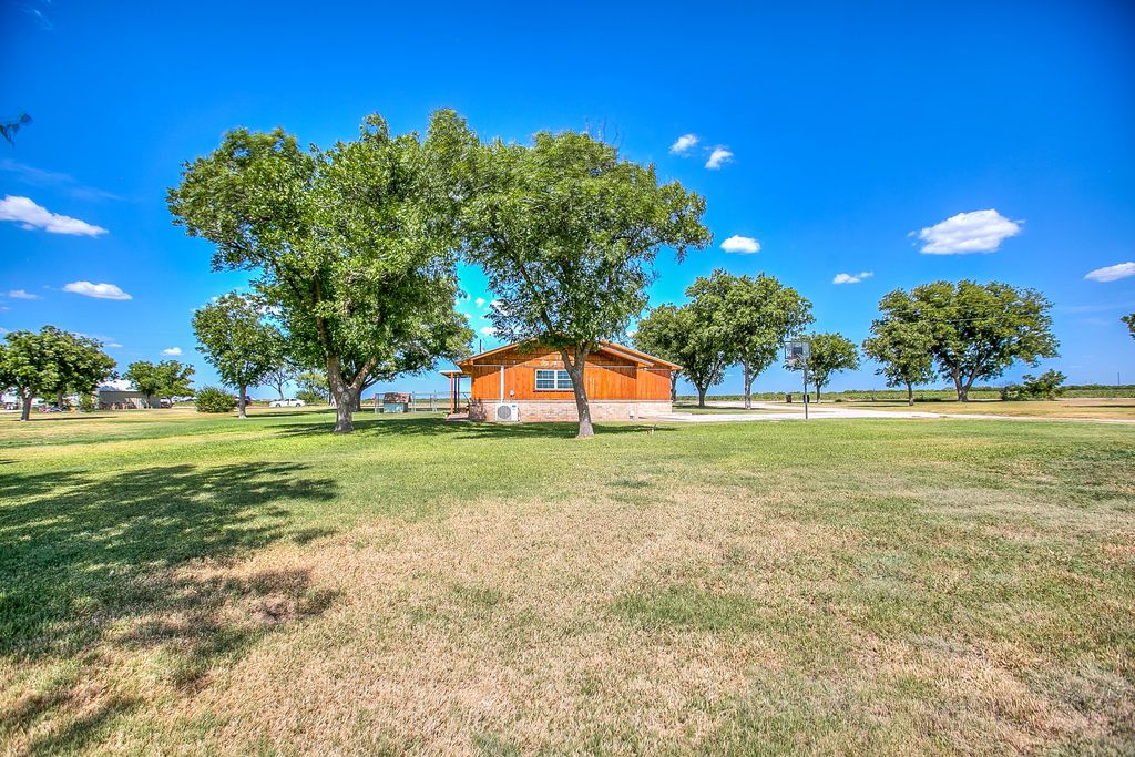 Image 10 of property listing at 4373 Third Road, San Angelo, TX 76905