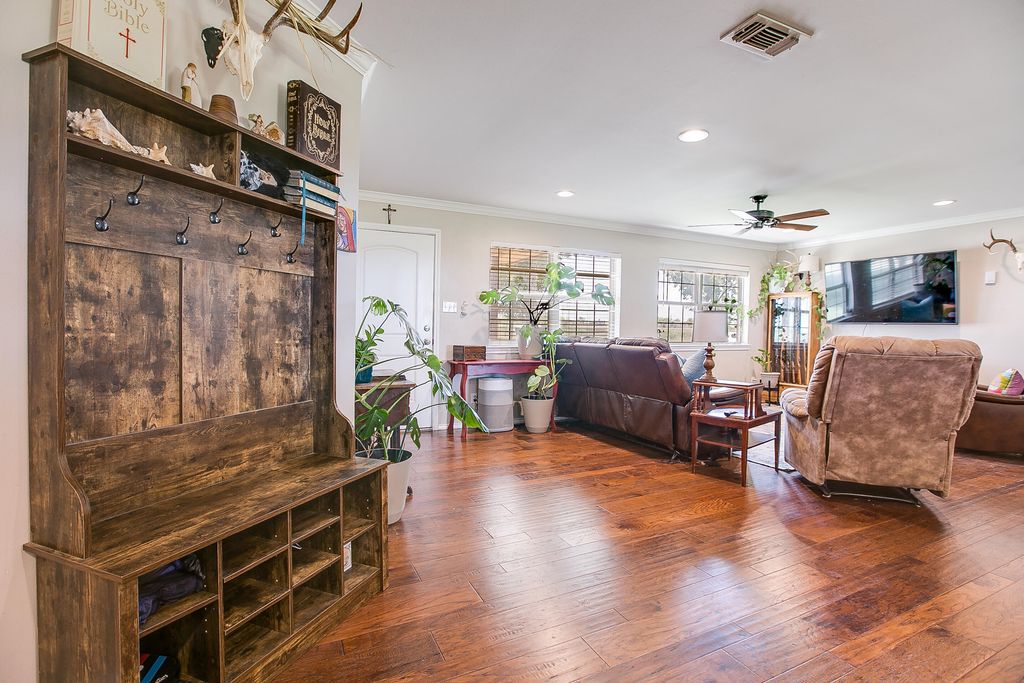 Image 14 of property listing at 4373 Third Road, San Angelo, TX 76905