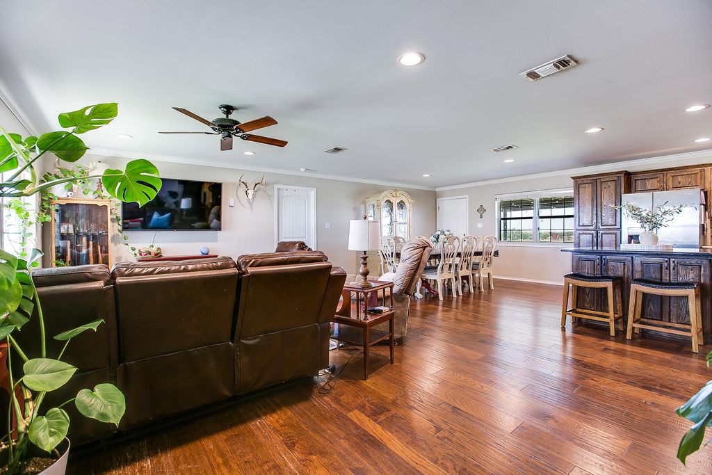 Image 17 of property listing at 4373 Third Road, San Angelo, TX 76905