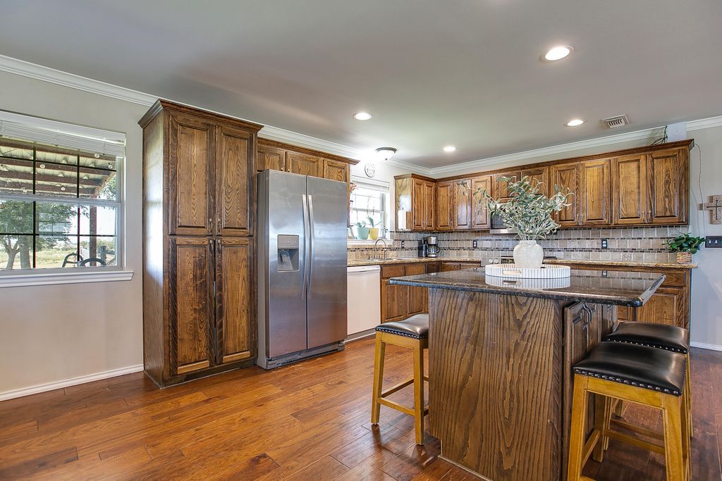 Image 7 of property listing at 4373 Third Road, San Angelo, TX 76905