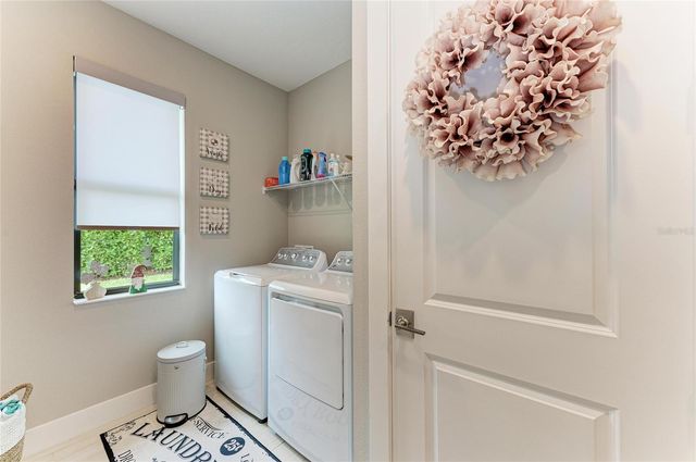 5209 BARNETT CIRCLE, Bradenton, FL 34211