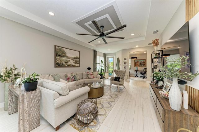 5209 BARNETT CIRCLE, Bradenton, FL 34211